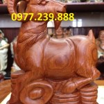 bán tượng dê bằng gỗ hương dài 20cm