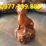 tượng chó bằng gỗ hương