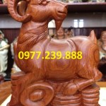 tượng dê bằng gỗ hương 20cm